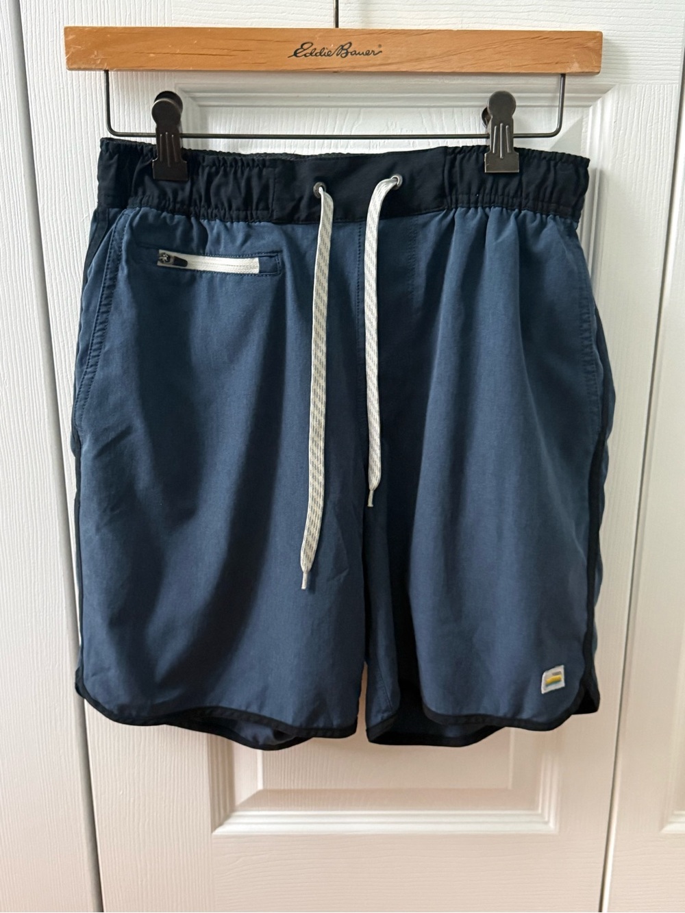 Vuori Banks Shorts in Azure Linen Texture - Picture 2 of 4